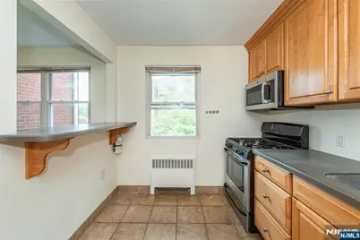 284 Claremont Avenue A3 #A3, Verona, NJ 07044 - Photo 5