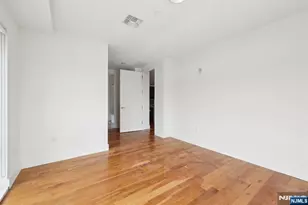 1 Executive 514, Fort Lee, NJ 07024 - Photo 37