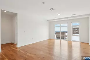 1 Executive 514, Fort Lee, NJ 07024 - Photo 29