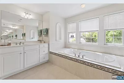 8 Yorktown Lane 704 #704, Totowa, NJ 07512 - Photo 29