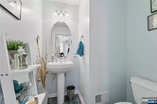 8 Yorktown Ln 704, Totowa, NJ 07512 - Photo 7