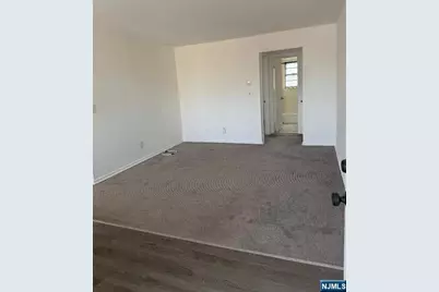 206 Riverview Place 9 #9, Cliffside Park, NJ 07010 - Photo 3