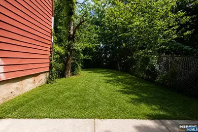 544 S 11th Street, Newark, NJ 07103 - Photo 11
