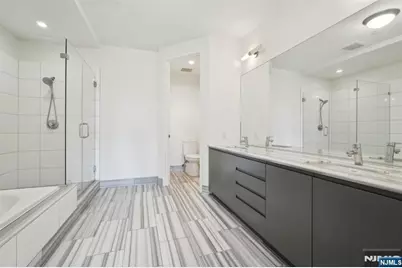 1 Executive 605 #605, Fort Lee, NJ 07024 - Photo 43