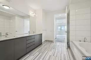 1 Executive 605, Fort Lee, NJ 07024 - Photo 45