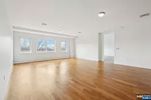 1 Executive 605, Fort Lee, NJ 07024 - Photo 29