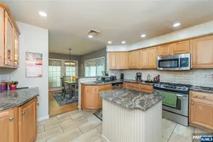17 Morningside Cir, Little Falls Township, NJ 07424 - Photo 17
