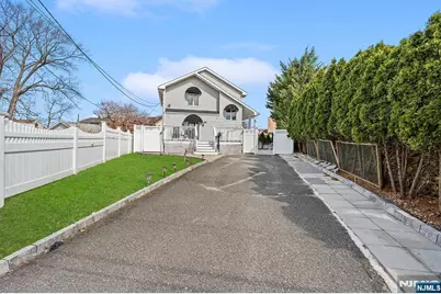 70 Coger, Saddle Brook Township, NJ 07663 - Photo 29