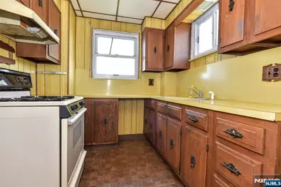 303 Marlboro Road, Wood Ridge, NJ 07075 - Photo 9