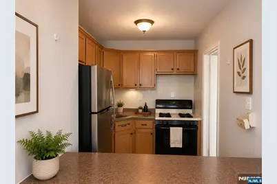 285 Aycrigg Avenue 20C #20C, Passaic, NJ 07055 - Photo 3
