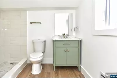 100 Chestnut Street, Rochelle Park Township, NJ 07662 - Photo 25