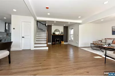 100 Chestnut Street, Rochelle Park Township, NJ 07662 - Photo 3