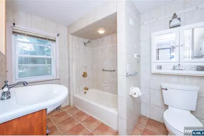 16 Lincoln Place, Waldwick, NJ 07463 - Photo 17