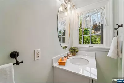 173 Myrtle Avenue, Allendale, NJ 07401 - Photo 17