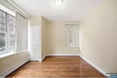 5 Pomona 2C #2C, Newark, NJ 07112 - Photo 11