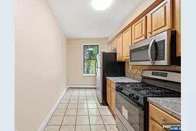 5 Pomona 2C #2C, Newark, NJ 07112 - Photo 7