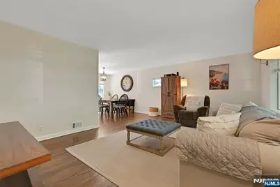 60 Everdell Avenue, Hillsdale, NJ 07642 - Photo 7