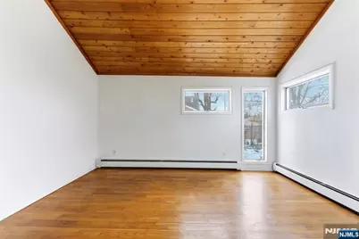 2455 3rd Street, Fort Lee, NJ 07024 - Photo 33