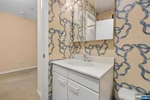 1 Peabody Ct 1001, Teaneck Township, NJ 07666 - Photo 15