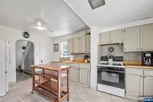 174 Phelps Ave, Bergenfield, NJ 07621 - Photo 9