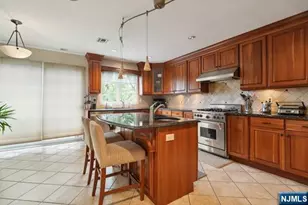75 Myrtle Ave 1, Edgewater, NJ 07020 - Photo 9