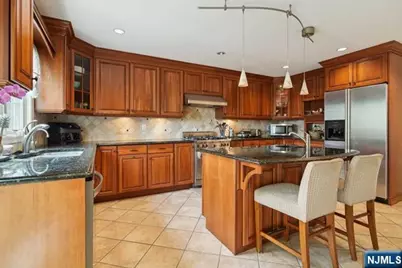 75 Myrtle Avenue 1 #1, Edgewater, NJ 07020 - Photo 13