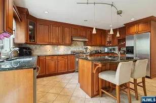 75 Myrtle Ave 1, Edgewater, NJ 07020 - Photo 13