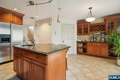 75 Myrtle Avenue 1 #1, Edgewater, NJ 07020 - Photo 11