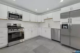 16 Cypress Peak Ln, Montvale, NJ 07645 - Photo 3