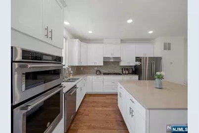12 Litchfield Lane, Fair Lawn, NJ 07410 - Photo 15