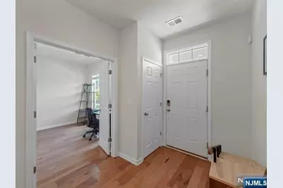 12 Litchfield Lane, Fair Lawn, NJ 07410 - Photo 7