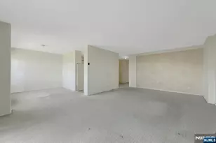 2000 Linwood Ave 15 H, Fort Lee, NJ 07024 - Photo 19