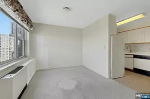 2000 Linwood Ave 15 H, Fort Lee, NJ 07024 - Photo 23
