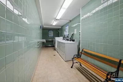 2000 Linwood Avenue 15 H #15 H, Fort Lee, NJ 07024 - Photo 35