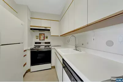 2000 Linwood Avenue 15 H #15 H, Fort Lee, NJ 07024 - Photo 25