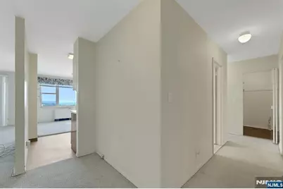 2000 Linwood Avenue 15 H #15 H, Fort Lee, NJ 07024 - Photo 17