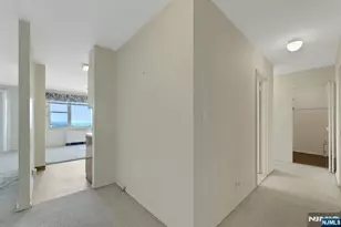 2000 Linwood Ave 15 H, Fort Lee, NJ 07024 - Photo 17