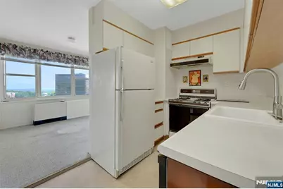 2000 Linwood Avenue 15 H #15 H, Fort Lee, NJ 07024 - Photo 25