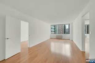 45 S River Dr 912, Jersey City, NJ 07310 - Photo 3