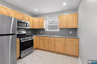 208 Page Avenue, Lyndhurst Township, NJ 07071 - Photo 17