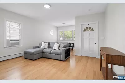 208 Page Avenue, Lyndhurst Township, NJ 07071 - Photo 9