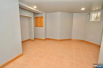 566-568 Highland, Newark, NJ 07104 - Photo 31