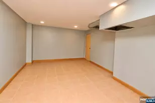 566-568 Highland, Newark, NJ 07104 - Photo 29