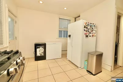 566-568 Highland, Newark, NJ 07104 - Photo 17