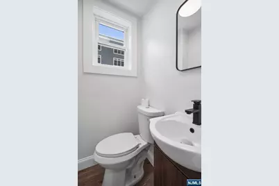 18 Hilton Avenue, Maplewood, NJ 07040 - Photo 5