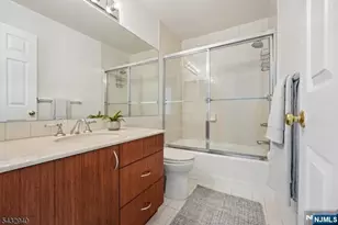 32 Kent Dr C0148, Roseland, NJ 07068 - Photo 19