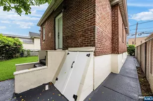 484 Sylvan St, Saddle Brook Township, NJ 07663 - Photo 25