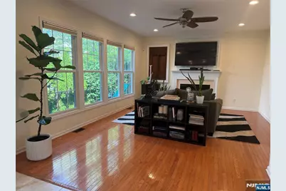 81 Lafayette Circle, Totowa, NJ 07512 - Photo 15