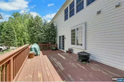 81 Lafayette Circle, Totowa, NJ 07512 - Photo 15