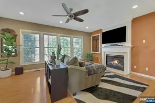 81 Lafayette Cir, Totowa, NJ 07512 - Photo 7